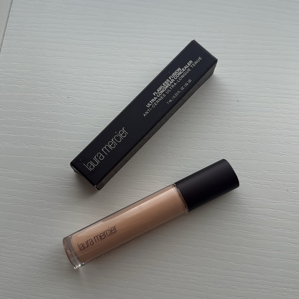 Laura Mercier Flawless Fusion Ultra-Longwear Concealer - Black Packaging